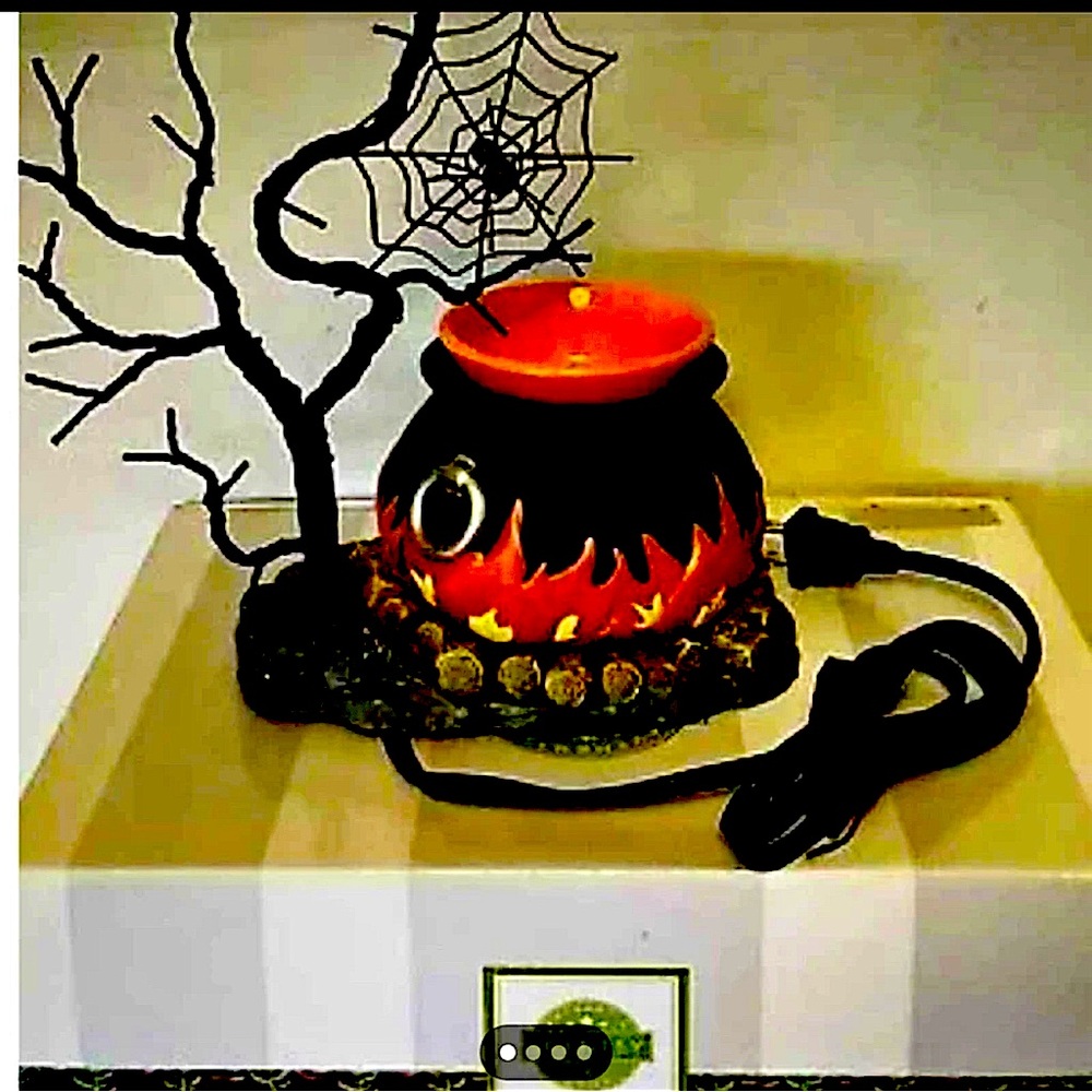 Scentsy Never User Retired 2016 Hocus Pocus Wax Burner